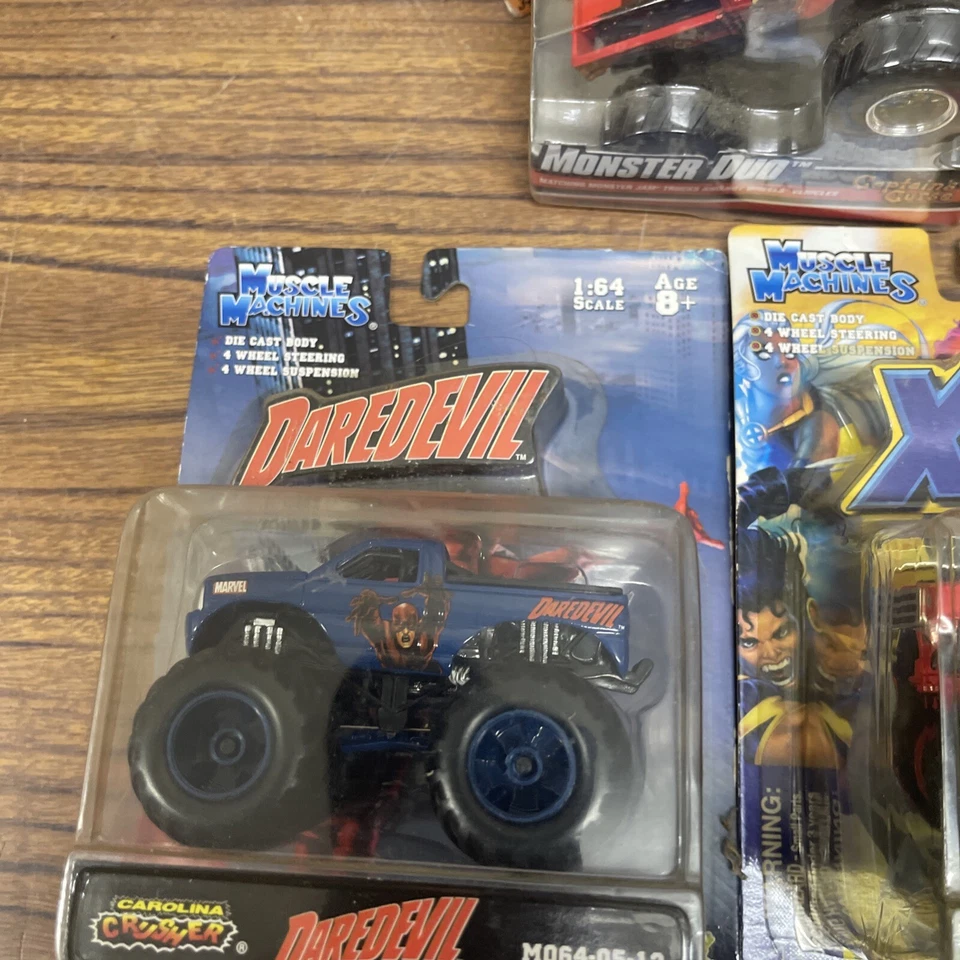 Funline 2003 escala 1:64 máquinas musculares • Dare Devil Monster Truck + The Other 2 Foto 2 de 4