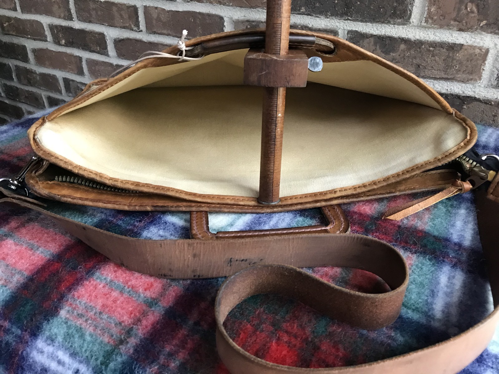 RARE VINTAGE 1970's HEAVY CANVAS & LEATHER MACBOOK BRIEFCASE MESSENGER BAG R$698 image 10