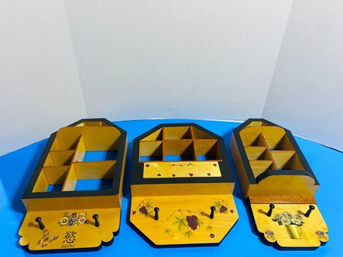 3er Set Holz Kuriositäten Schmuck Regale Wand Hänge Dekor Haus Form - Bild 2 von 18
