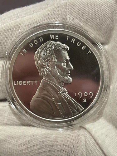 1909-S Lincoln Wheat Cent 2oz .999 Silver BU Commemorative Round in a Capsule