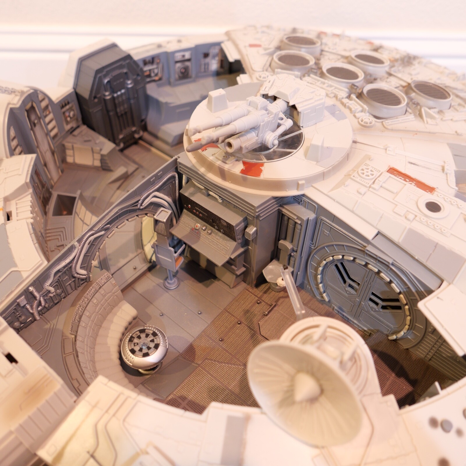 2008 Hasbro Legacy Collection Star Wars Millennium Falcon w/ Lights