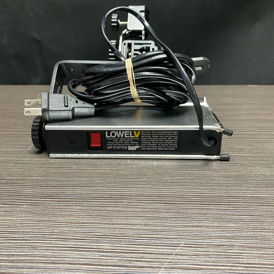 Lowel V ViP System 500 Watt Light In Great Shape With Philips 120v 500w Bulb - Image 3 of 4