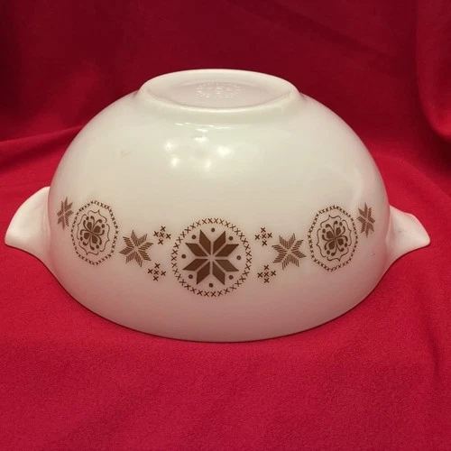 Vintage PYREX Cinderella Bowl #444 Town and Country Large 4 Qt Bowl White Brown
