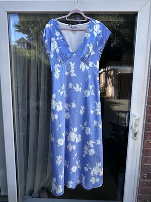OMNES Blue White Floral Midi Dress BNWT UK 14 Sustainable V Neck Occasion Weddin - Image 1 of 4
