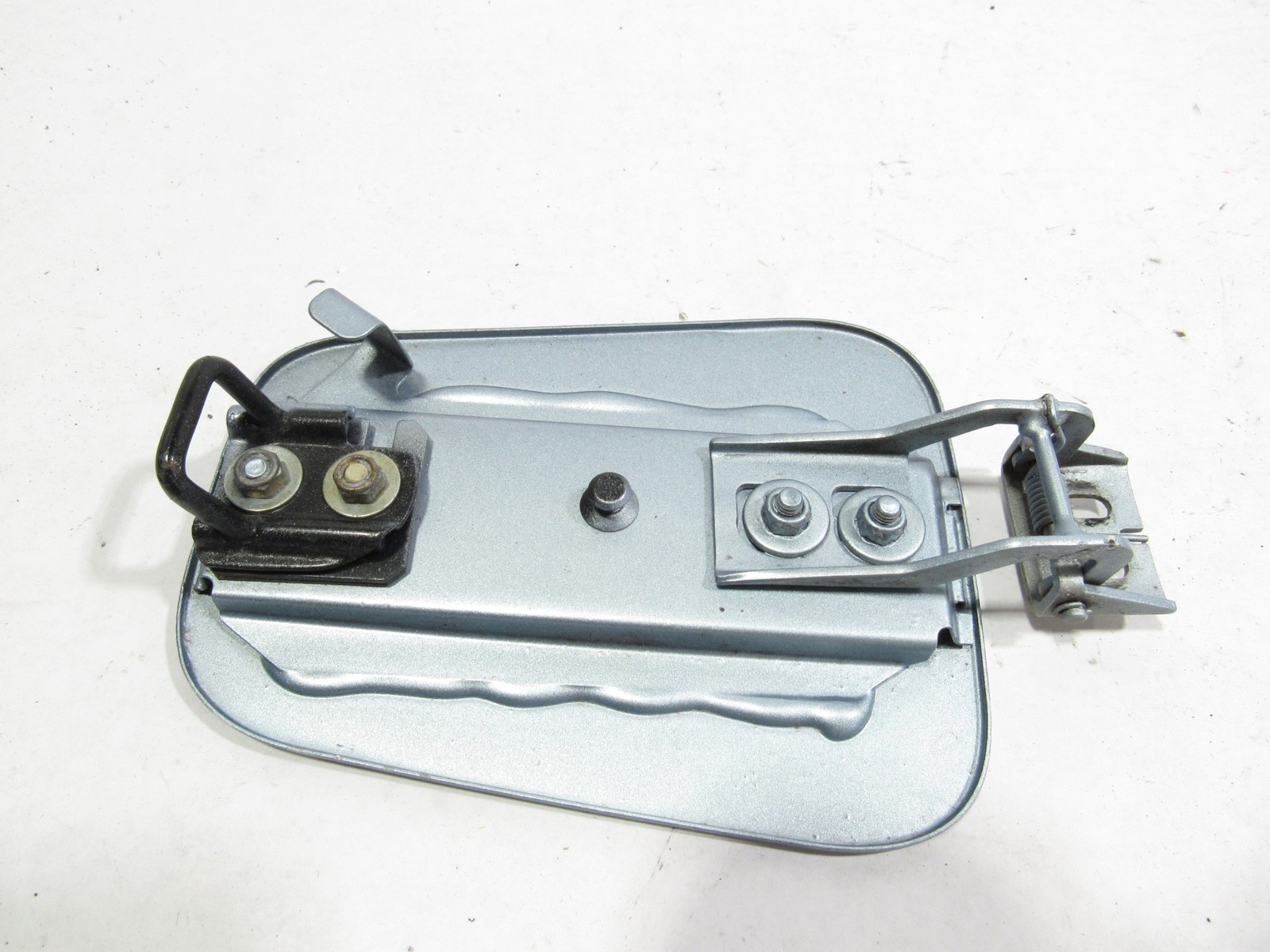 02-06 Maserati Coupe GT 2004 Fuel Filler Reservoir Tank Door Lid ;