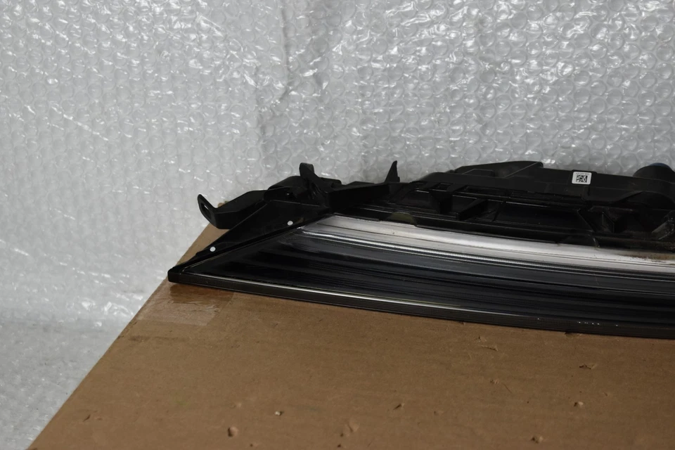 LÁMPARA DE CIRCULACIÓN DIURNA BASE PORSCHE MACAN IZQUIERDA 2022-2024 OEM 95B 953 041 B Foto 2 de 4