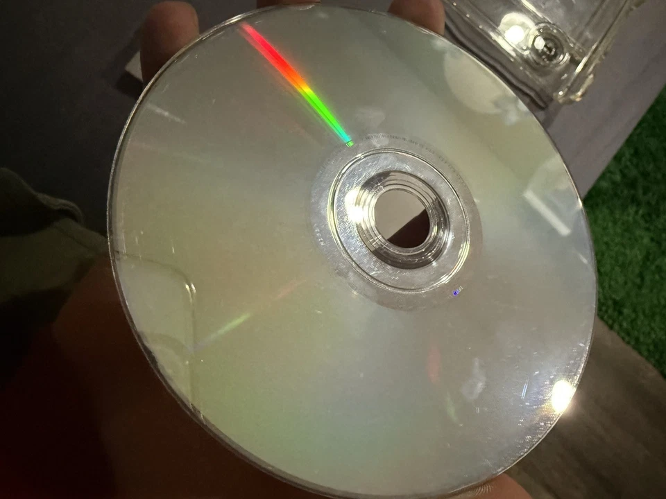 New Super Mario Bros. Wii (Wii, 2009) DISC ONLY - image 3 of 4