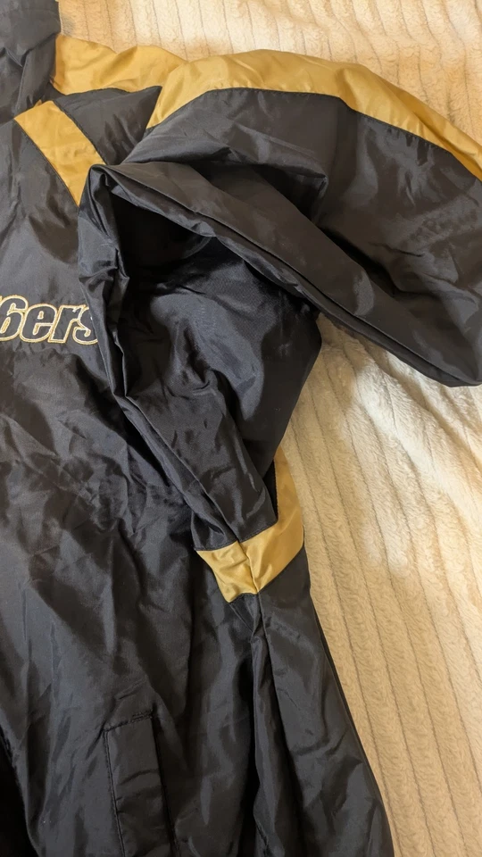 复古锐步 76ers 中号黑色/金色费城 76 人队 NBA 风衣 — 第 4/4 张图片