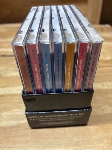 Grand Theft Auto: Vice City Official Soundtrack 7 CD Box Set 2002 Complete - Imagen 3 de 24