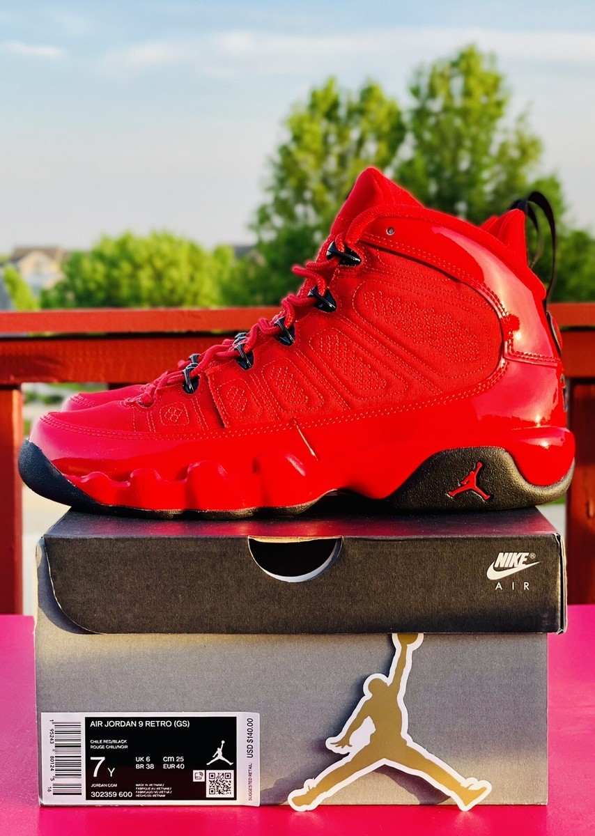 Nike Air Jordan Chile Red GS Size 7Y Women Max Zoom Dunk Bred  Chicago - Main Image