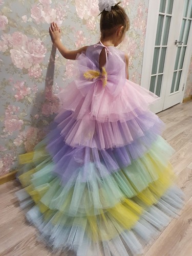 Beautiful dress for a 5 year old girl with a Rainbow Desh train, unicorn, fluffy - Picture 2 of 5