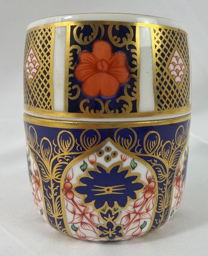 Royal Crown Derby Traditional Imari Pattern Table Lighter w/Lid Mint
