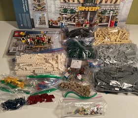Lego 10211  Creator Expert:Grand Emporium 100% Complete w/box preowned