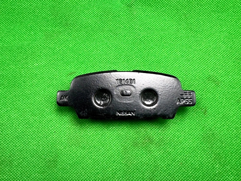 Pastillas de freno traseras originales Nissan Infiniti D4060CB10J OEM Foto 4 de 4