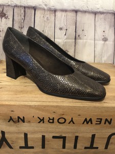 brown snakeskin pumps