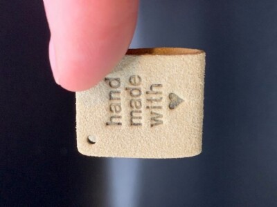 Beige Swade handgefertigt mit   Etiketten am Rand des Projekts gefaltet 4 Löcher 10er Pack