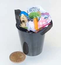 Dolls House Overfilled Lined Plastic Waste Bin 1:12 Scale Miniature KM tumdee