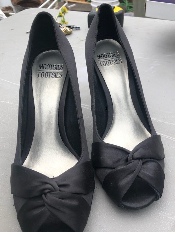 Mootsies Tootsies shoes formal dress black pumps heels peep toe black 7.5