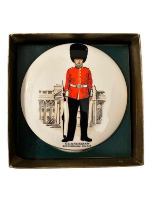 vintage staffordshire ENGLAND Mini GUARDSMAN