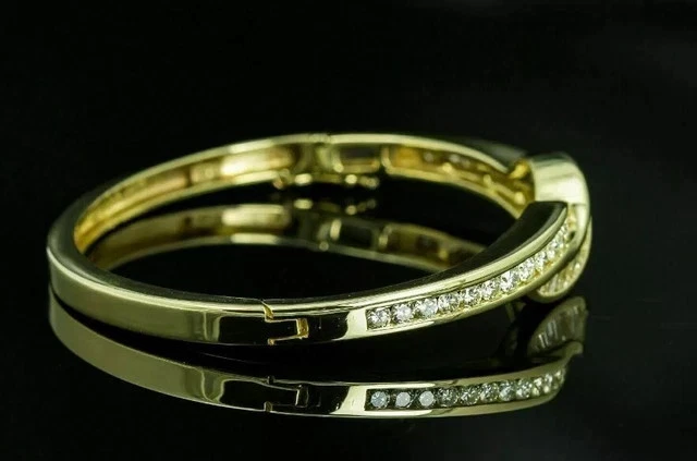Brazalete brazalete para mujer enchapado en oro amarillo de 14 k corte baguette de 2 quilates creado en laboratorio Foto 4 de 4
