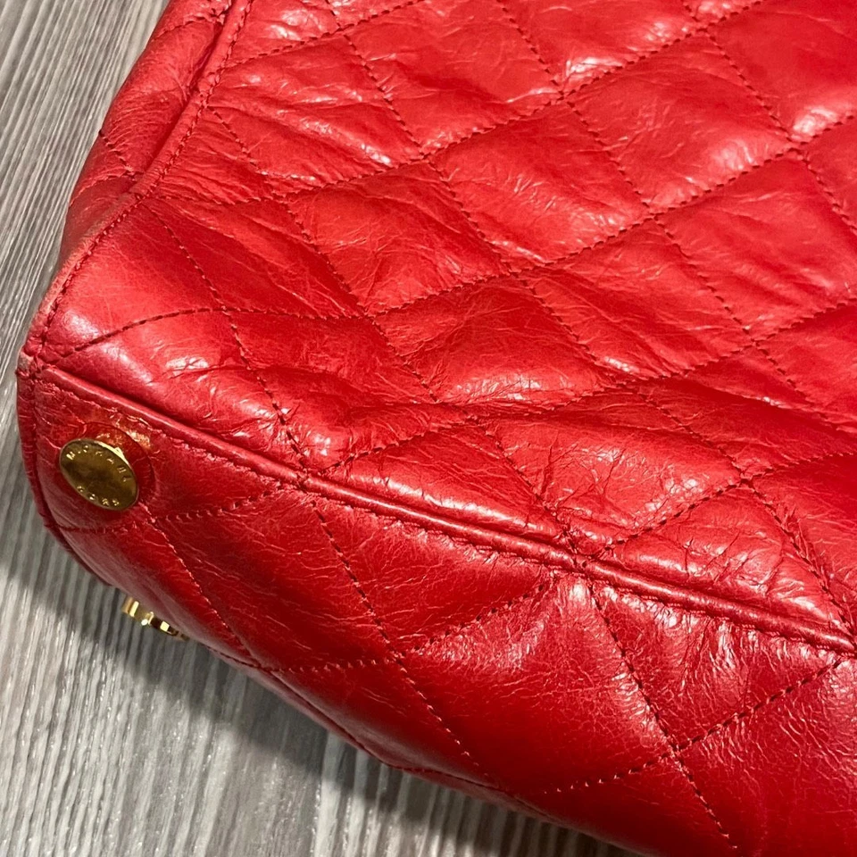 Bolso de Mano Michael Kors Acolchado Cuero Rojo MK Charm Susannah Cadena Shopper Foto 4 de 4