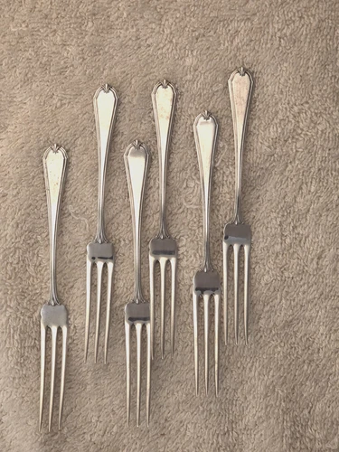 SHIRLEY by INTERNATIONAL sterling silver set 6 STRAWBERRY FORKS 4 5/8" no mono