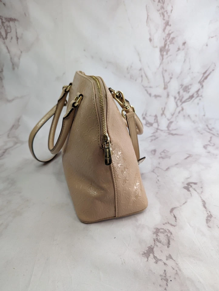 Bolso Michael Kors Rosa Cúpula Cartera Bandolera Cindy Bolso de Mano Melocotón Patente Foto 3 de 4