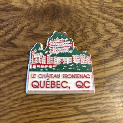 Chateau Frontienac Quebec, CA  Vintage Rubber  Magnet 2''