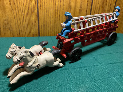 Vtg Antique Red Cast Iron White Horse Drawn Fire Truck 2 Ladders And 2 Drivers