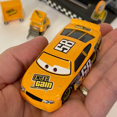 Disney Pixar Cars Octane Gain Racer Set With Crew Diecast
