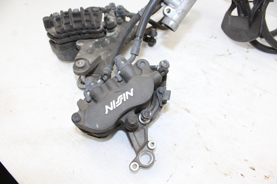 HONDA ST1300 ST1300A ST1300P ST1300PA RIGHT LEFT FRONT BRAKE CALIPER SET PAIR Foto 2 de 4