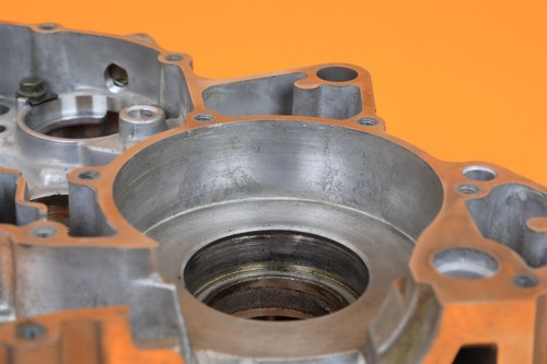 2000 00 YZ125 YZ 125 OEM Crankcase Crank Case Set Bottom End Left Right Cases - Picture 14 of 15