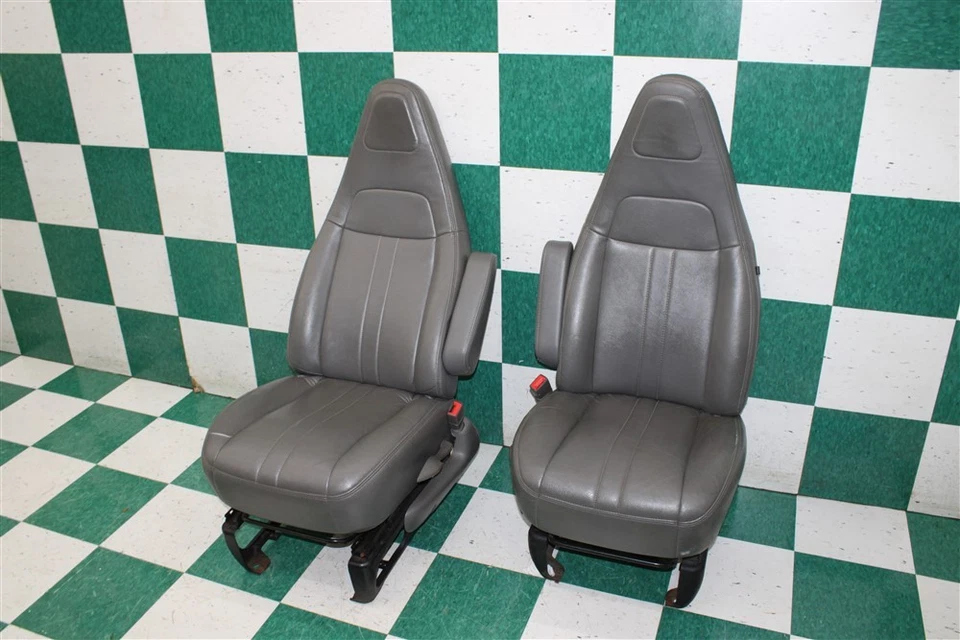 *TEAR* 19' SAVANA Gray Vinyl Manual Driver Passenger Front Bucket Seats Pair 2x Foto 3 de 4
