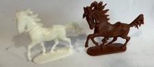 Vintage White And Brown Stallions Plastic Toy Figures 3.5 L West Germany