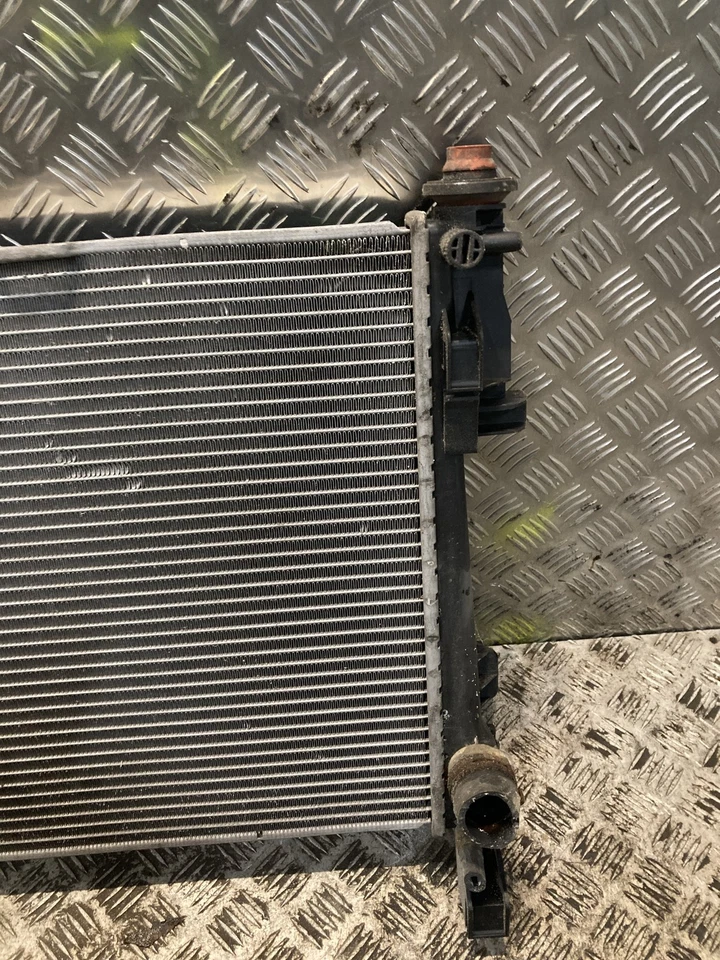 MERCEDES-BENZ B 180 200 CDI W245 Refroidissement à Eau Radiateur 1695000504 2.0 Foto 2 de 3