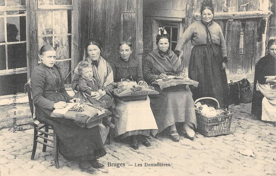 CPA BELGIQUE / BRUGES / LES DENTELLIERES - Photo 1/1