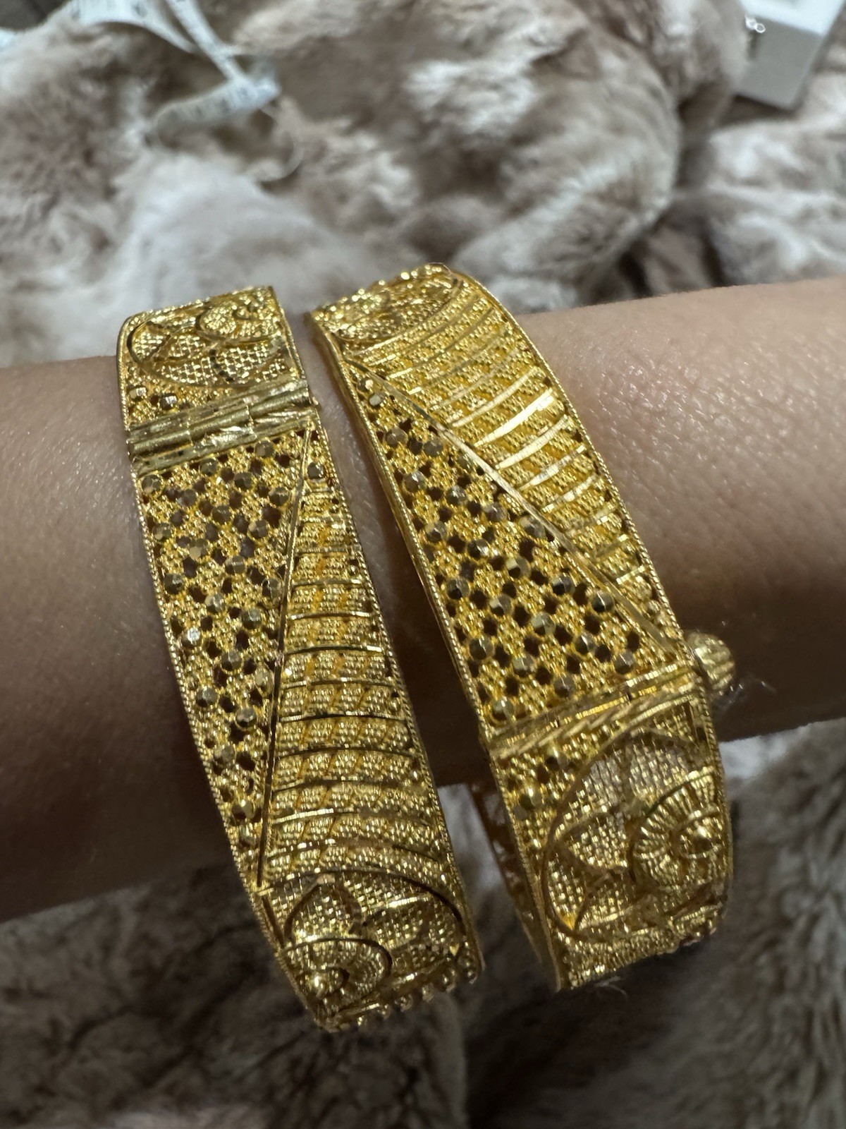 22K Solid Gold Hinged Bangles – Matching Pair (Se… - image 1