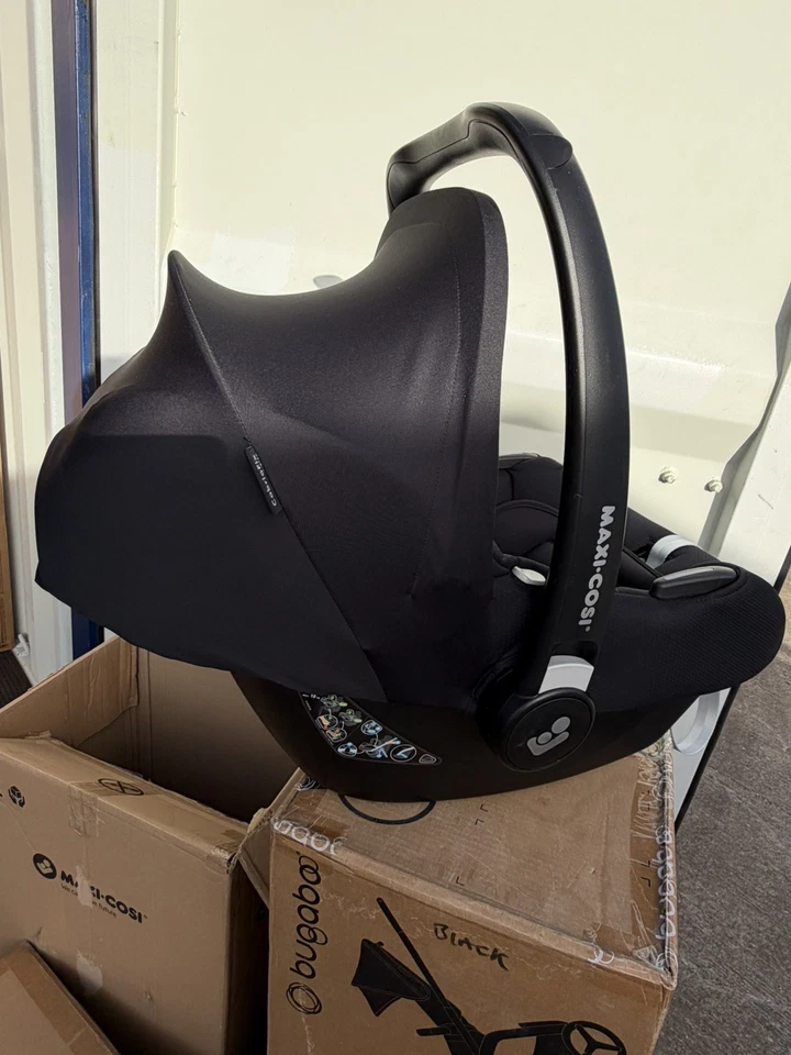 New boxed Bugaboo Dragonfly full travel system in Forest or black  - Image 4 of 4