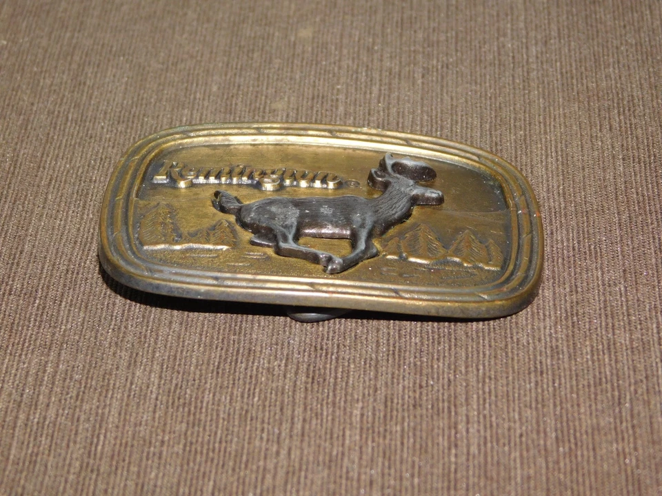 DE COLECCIÓN 3" A TRAVÉS 1979 BRAZOS REMINGTON CORRIENDO COLA BLANCA CIERVO HEBILLA DE CINTURÓN DE METAL Foto 4 de 4