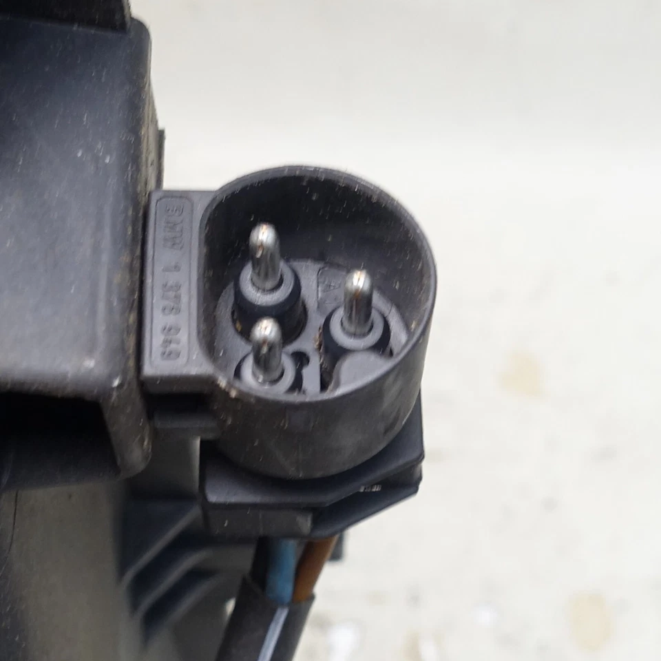 Extractor de ventilador de refrigeración de motor eléctrico BMW Z3 1.9 E36 M42 M44 dañado fabricante de equipos originales de alta velocidad Foto 3 de 4