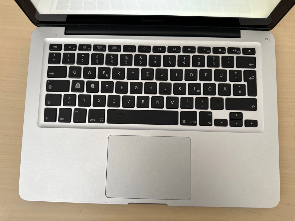 Apple MacBook Pro 13 Zoll Intel Core 2 Duo 2.4, 4GB RAM Ohne HDD Gebraucht - Bild 4 von 4