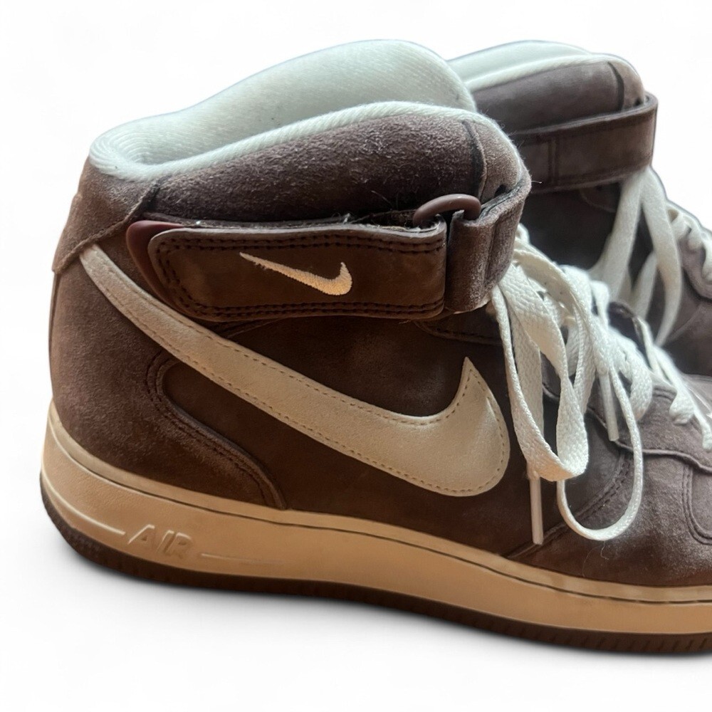 Nike AIr Force 1 Mid  display picture 3