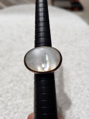 Signed FAS 925 Sterling Silver Ring Sz 8'' w/ Mother of Pearl Oval - 11.81g