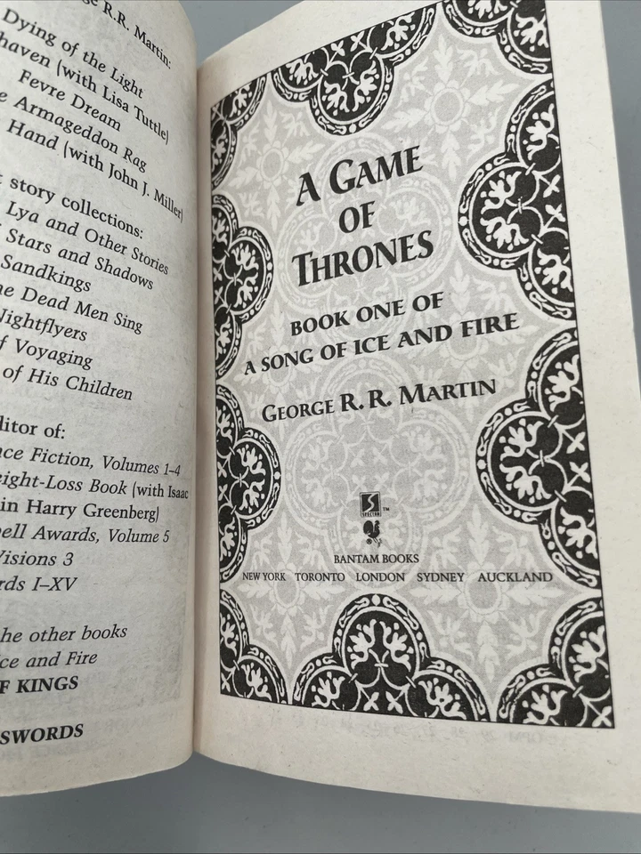 A Game Of Thrones by George R. R. Martin 1st Print 1997 vintage Paperback Foto 3 de 4