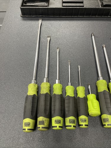 Mac Tools SDB12DG-S - 12pc Mac-Grip Combination Screwdriver Set - Green - Picture 6 of 15