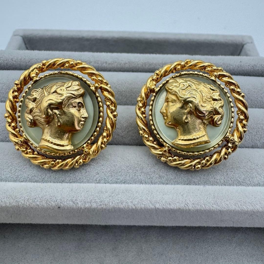 Yves Saint Laurent YSL YSL Cameo Gold tone Circle Earrings Stud Vintage thumbnail 12