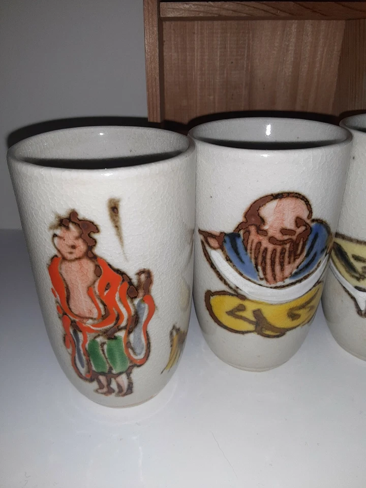 Juego de 6 tazas de sake japonés vintage pintado a mano caja de almacenamiento de madera original figuras Foto 3 de 4