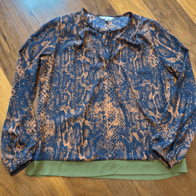 Cabi women s python print border wrap blouse size: medium style 101