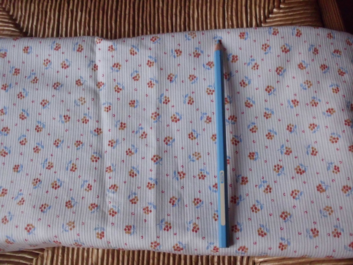 Coupon De Tissu Ancien à Petites Fleurs Bleues - Dimensions 70cm X 113cm - Coton Fin - Neuf