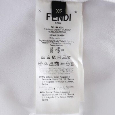 FENDI ホワイト Tシャツ XSサイズ FENDI ホワイト Tシャツ XSサイズ